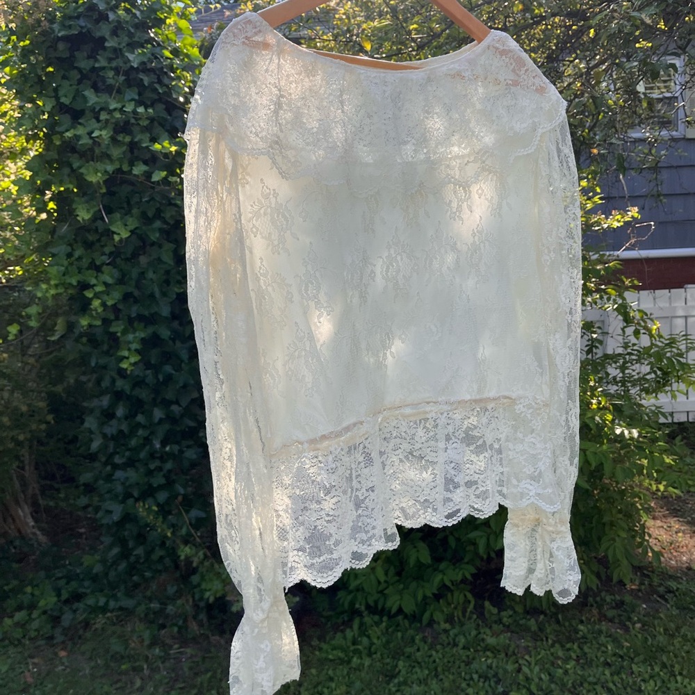 Stunning Vintage Cream Lace Blouse